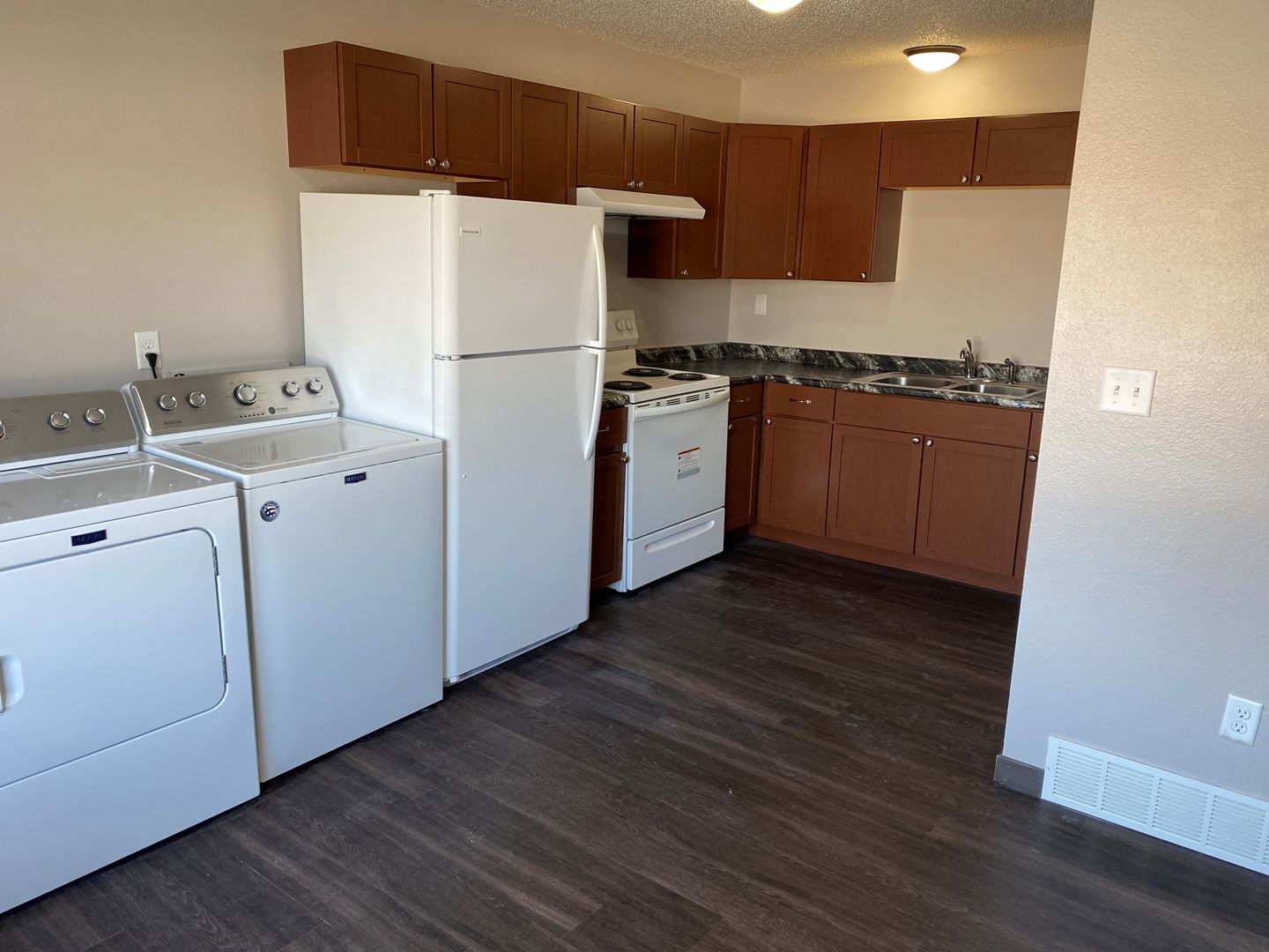 Coralville Apartment: 1648-1688 5th St.