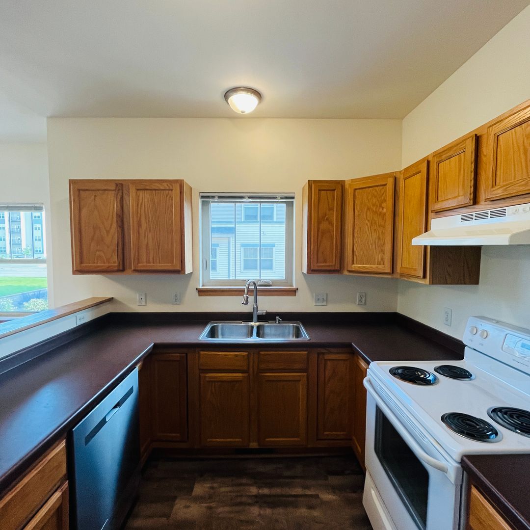 Madison Townhome: 102-112 Wind Stone Drive