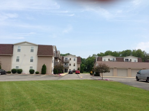 Beautiful 2 Bedroom , 1 Bath Apt with Private Patio