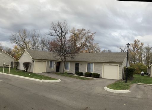 Charming Two Bedroom Apartment with Attached Garage – photo 1