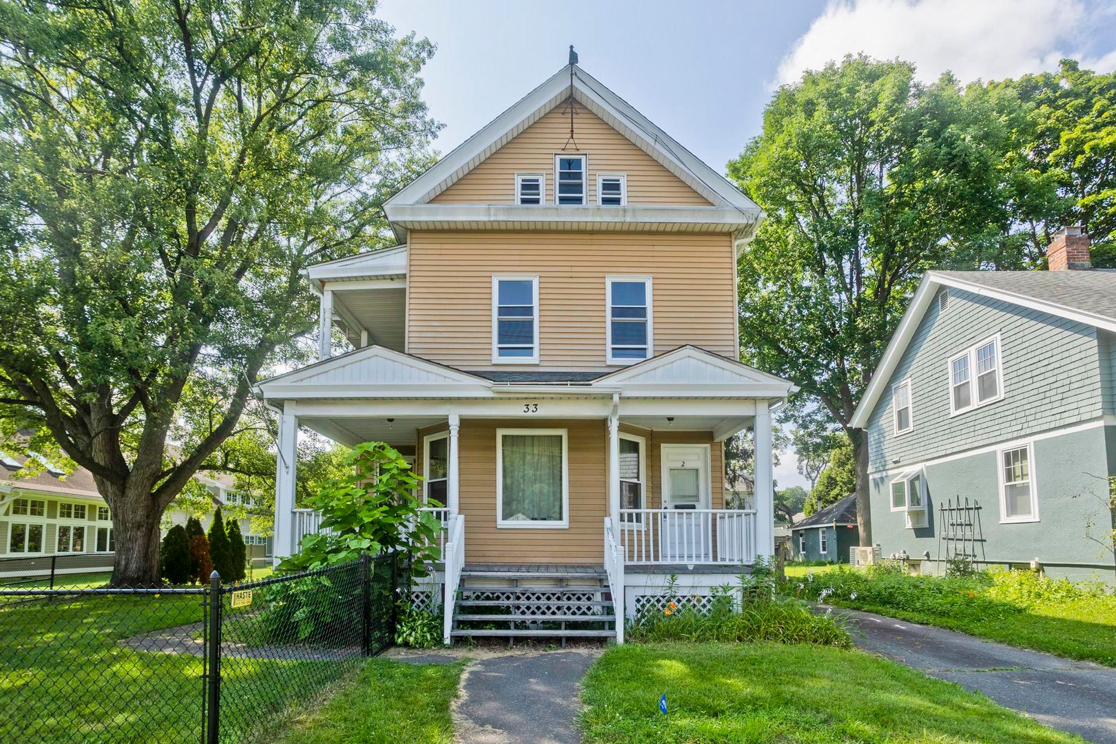 33 Noble St