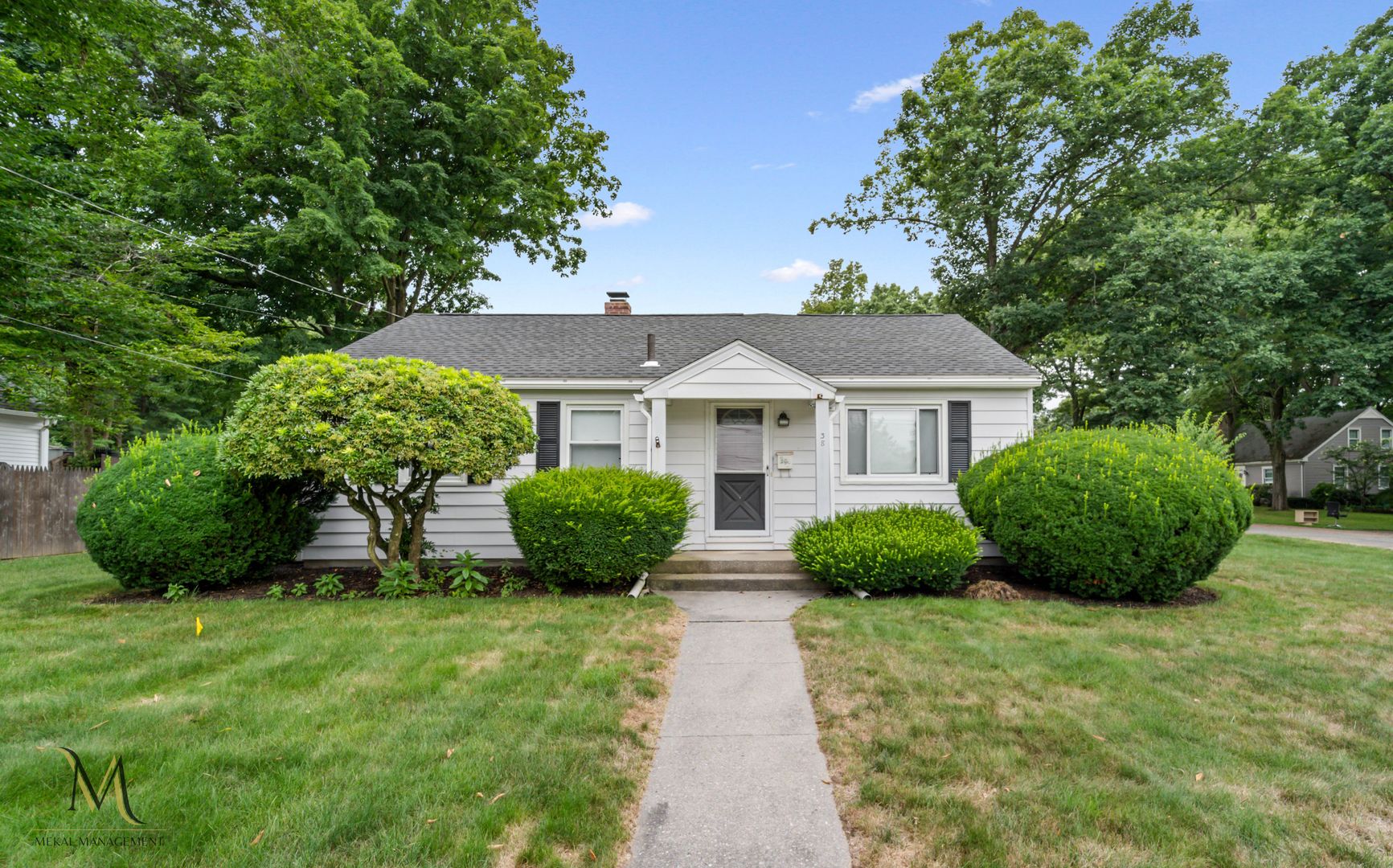 East Longmeadow House: 38 Anne St