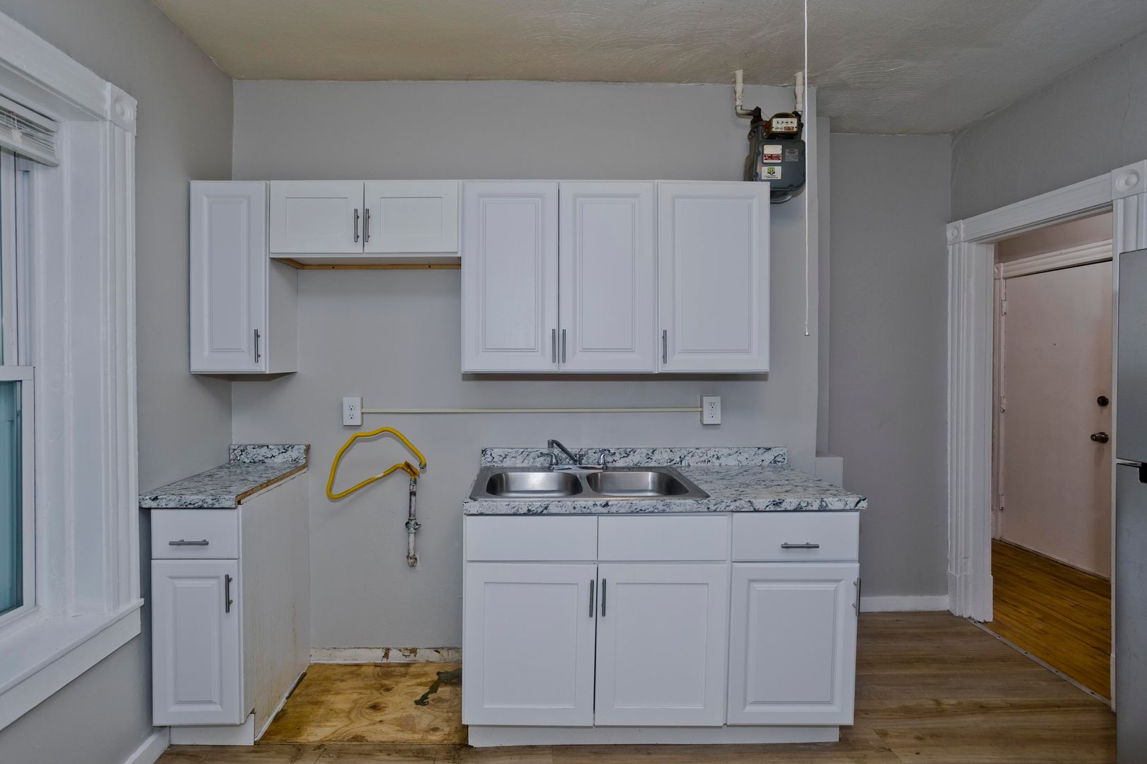 Springfield Apartment: 176-182 Oakland St. / 199-203 Dickinson St.