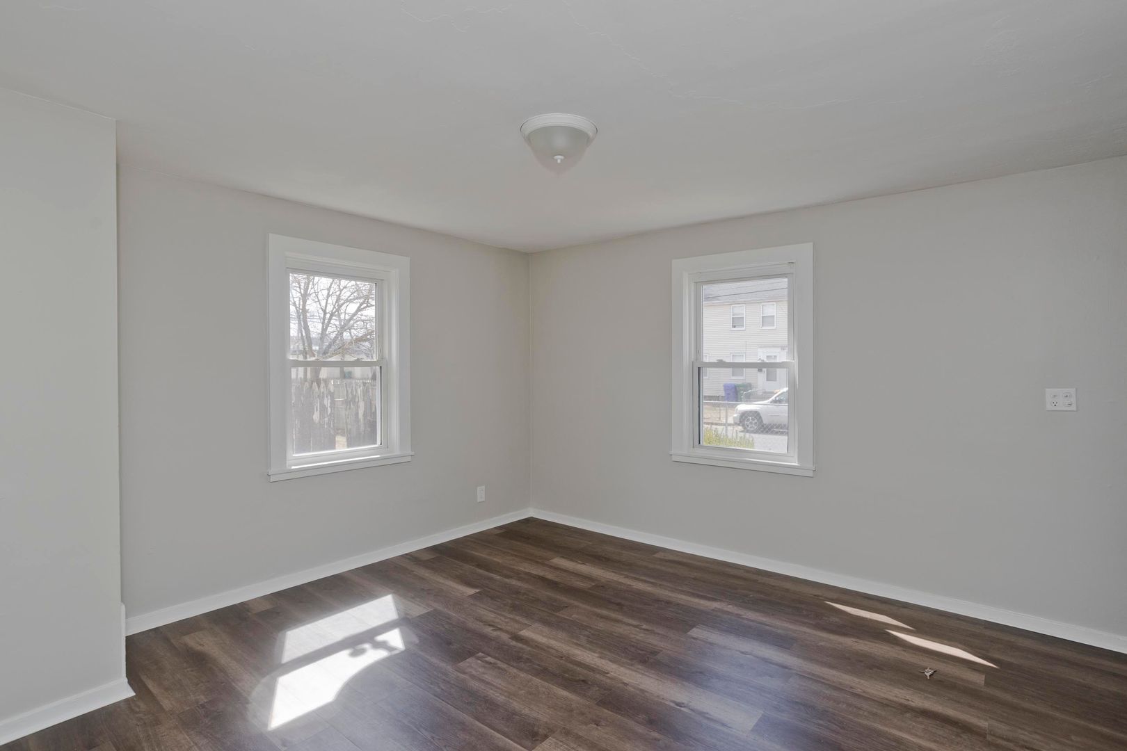 Springfield Apartment: 11 Putnam Cir