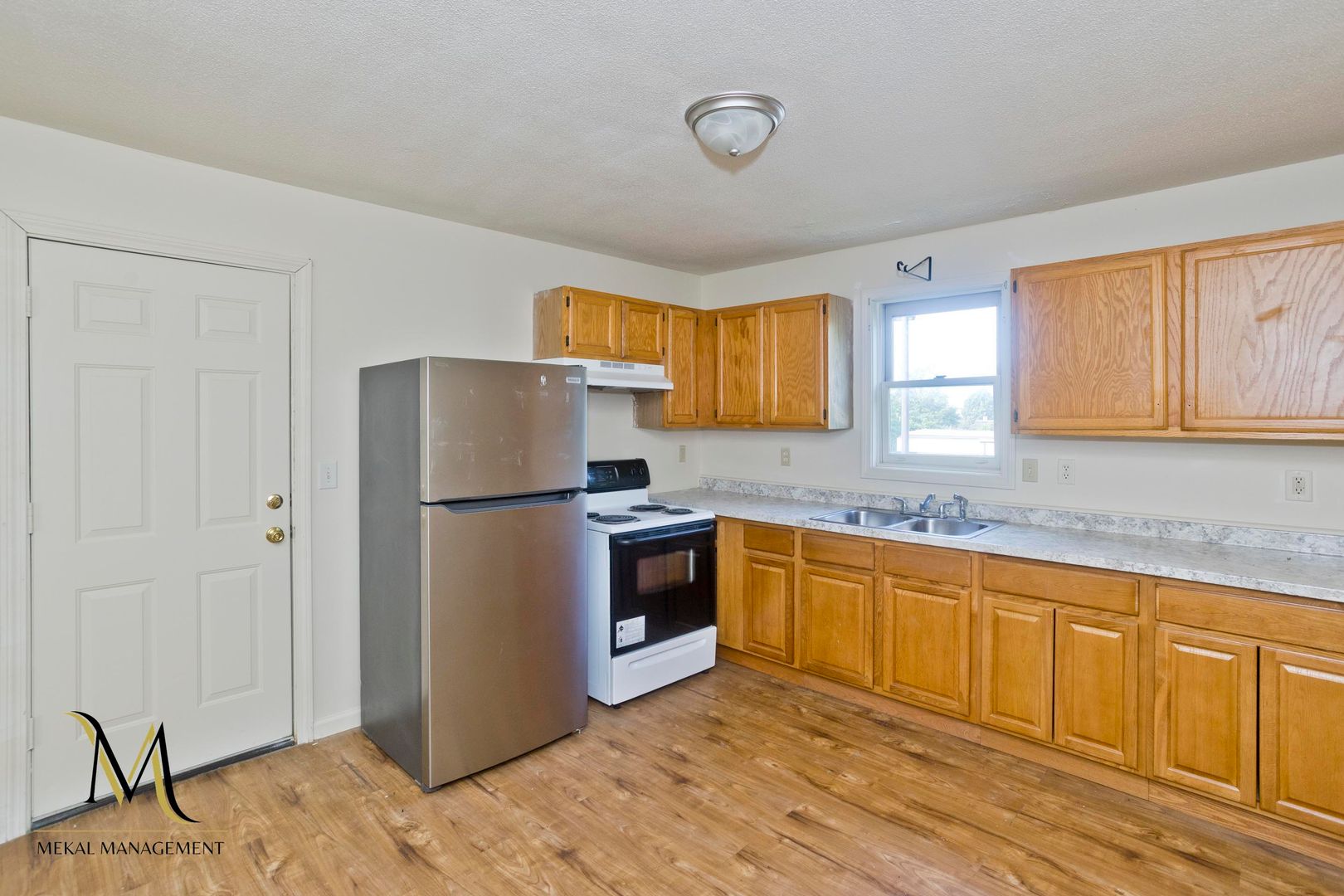 Springfield Apartment: 192-194 Pearl Street