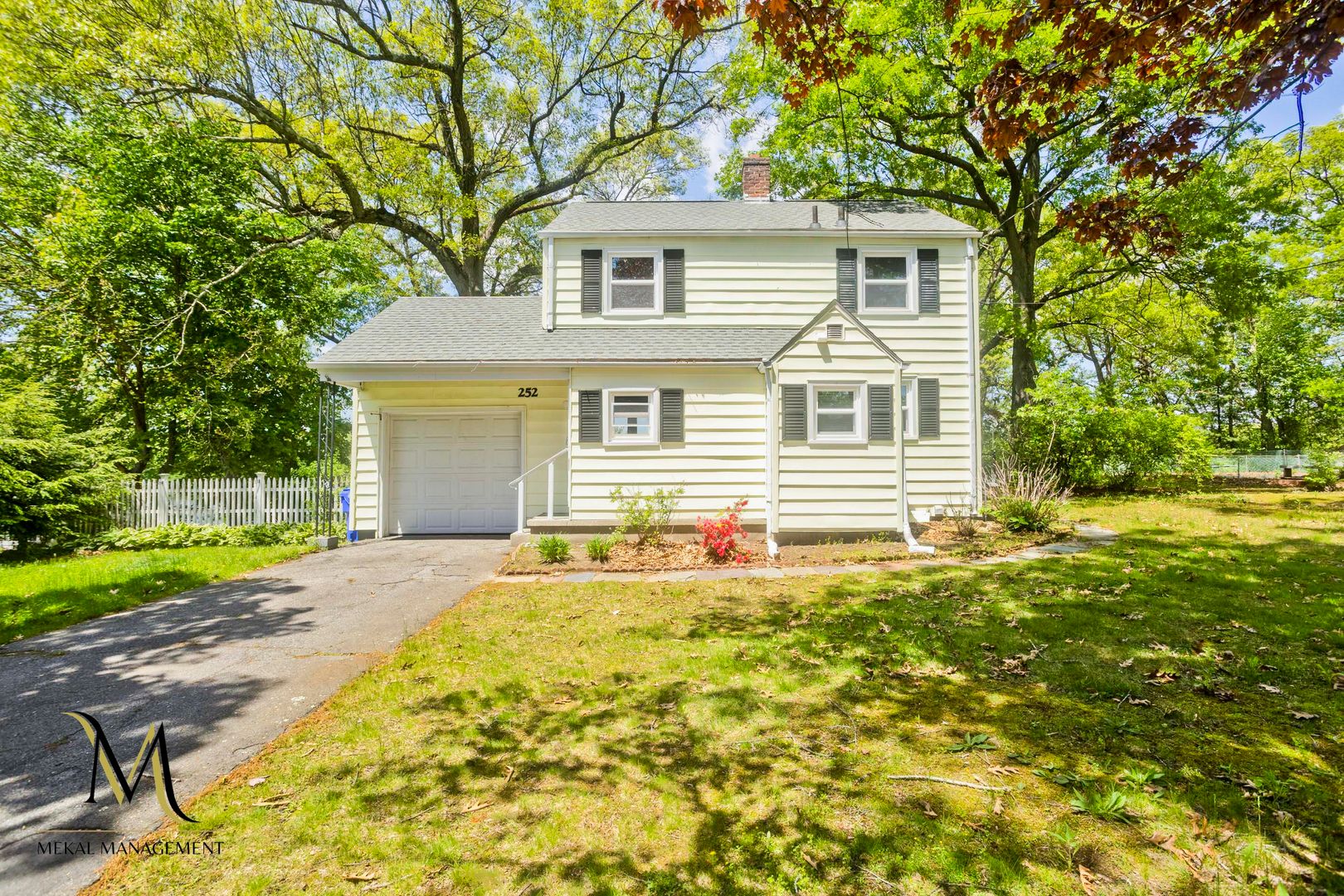 Springfield House: 252 Arcadia Blvd