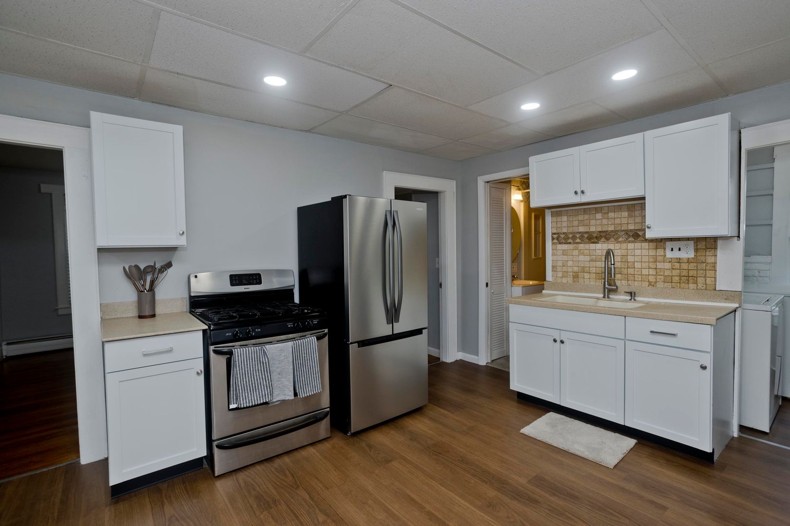 Chicopee Apartment: 103 Chapel St