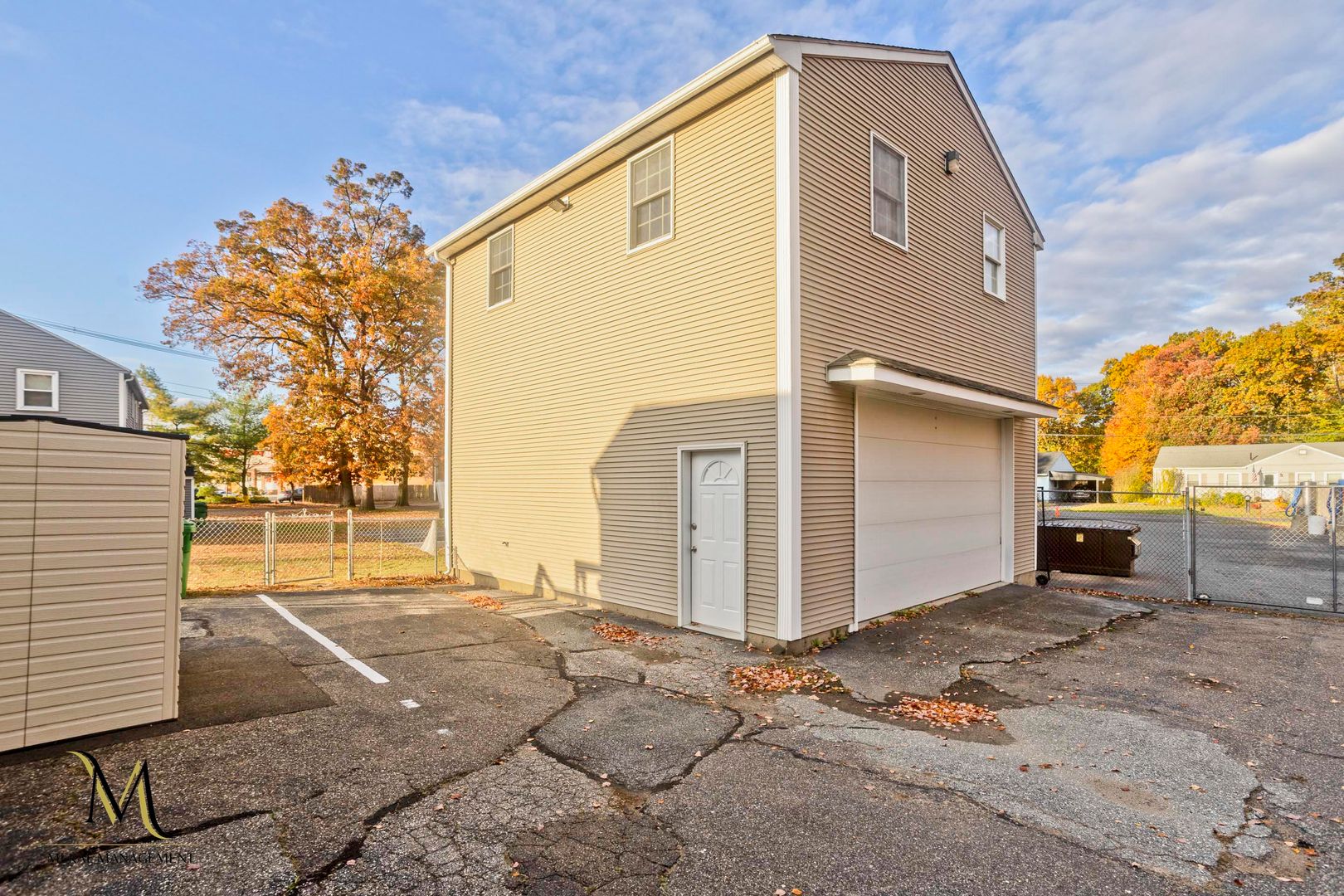 Chicopee Apartment: 1692 Memorial Drive