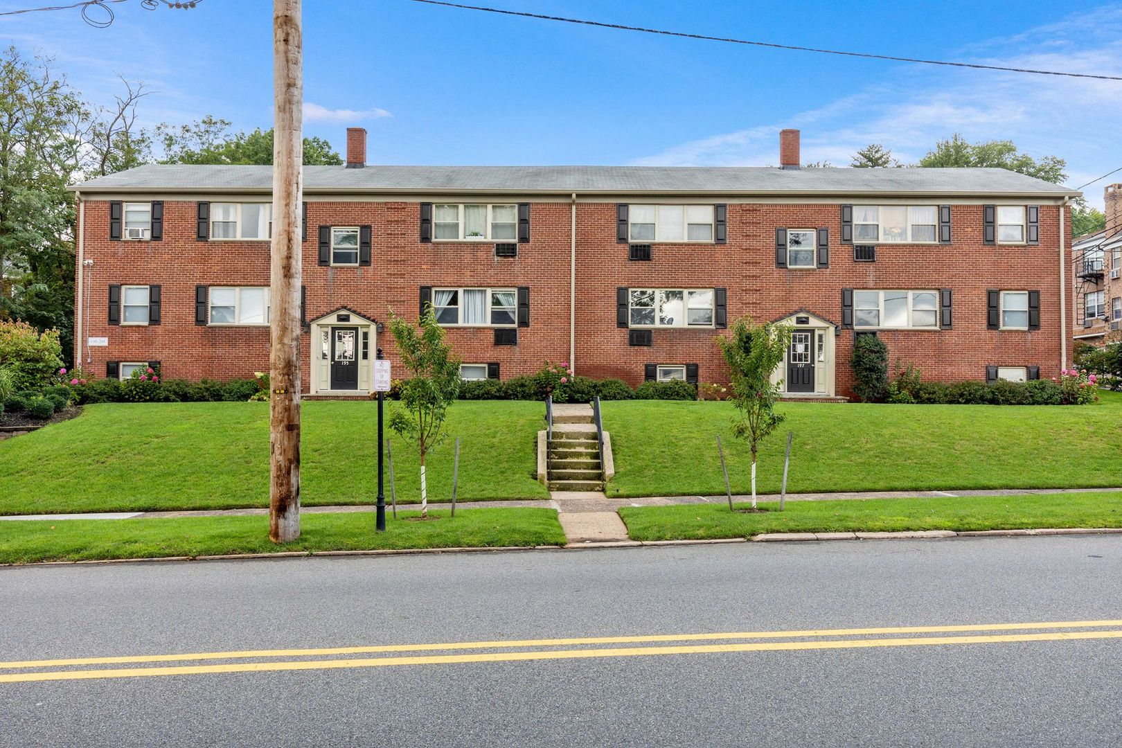 River Edge Apartment: 195-205 Kinderkamack Rd