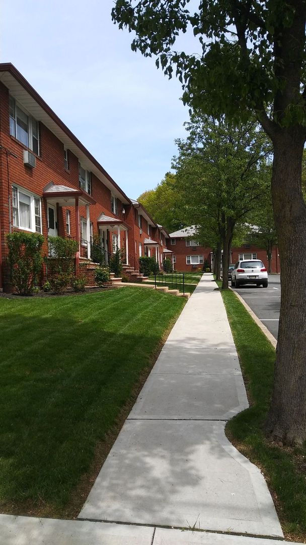 Edison Apartment: 35 Mill Rd