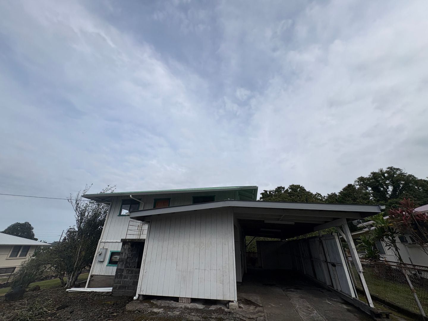 Hilo House: 157 Mohouli Street