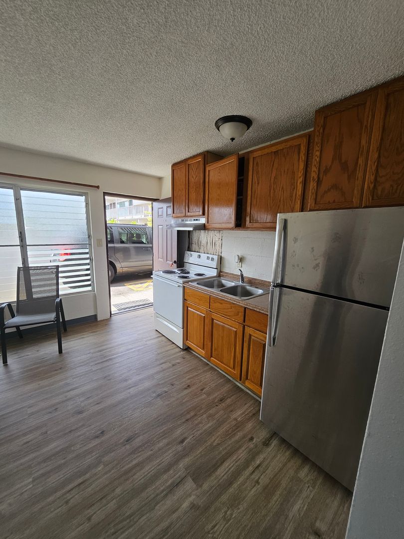 Hilo Condo: 337 Ululani St. #112