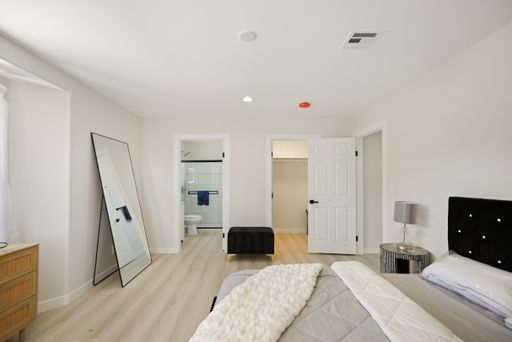 Newly Remodeled 3 Bed 2 Bath Townhome – photo 1