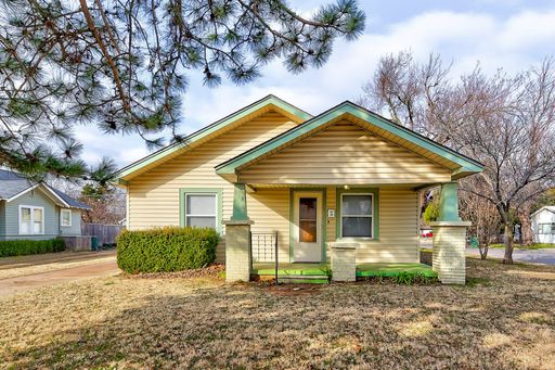 Charming Gem on Historic Boulevard! – photo 1