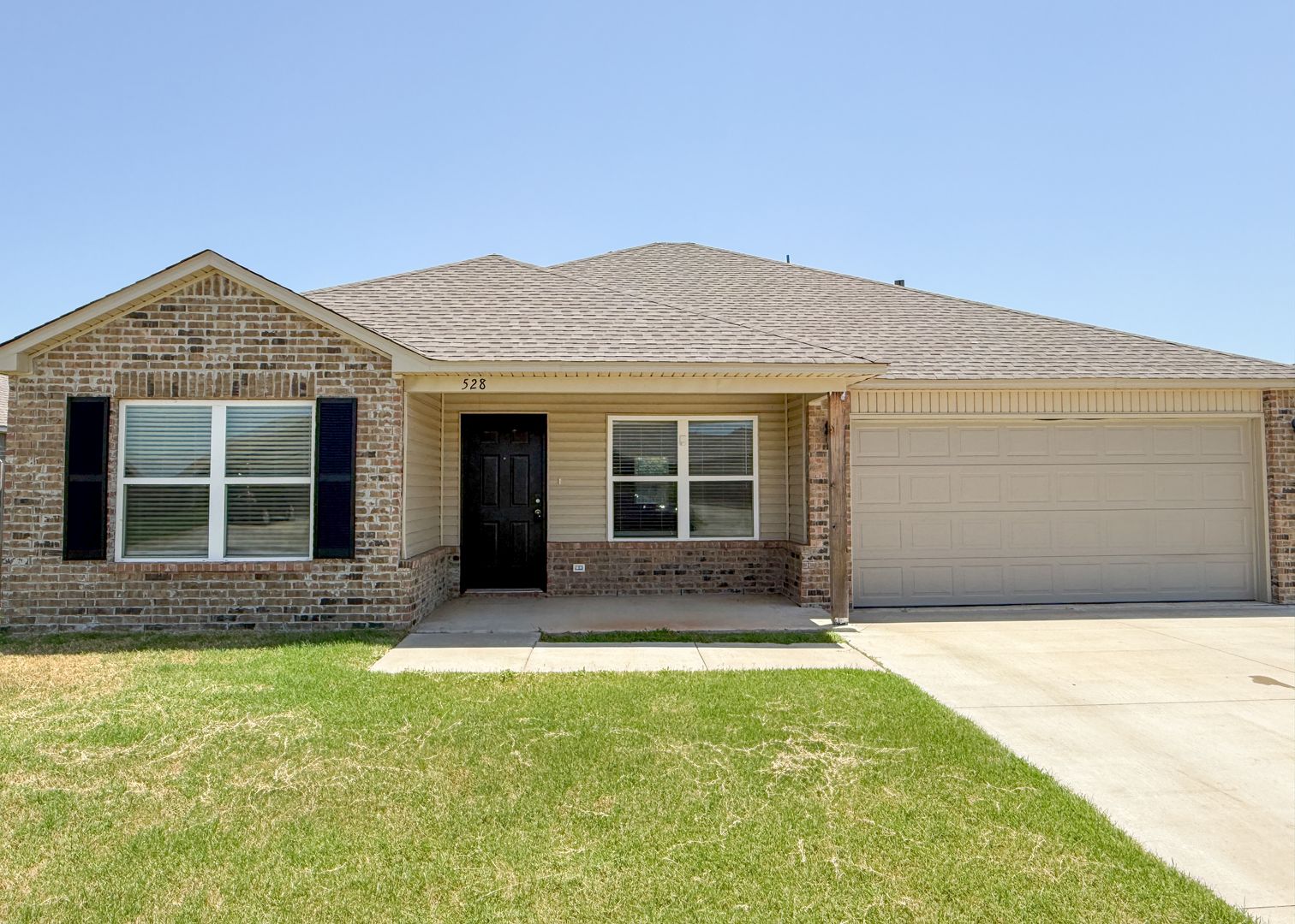 Newcastle House: 528 Fox Burrow Ln