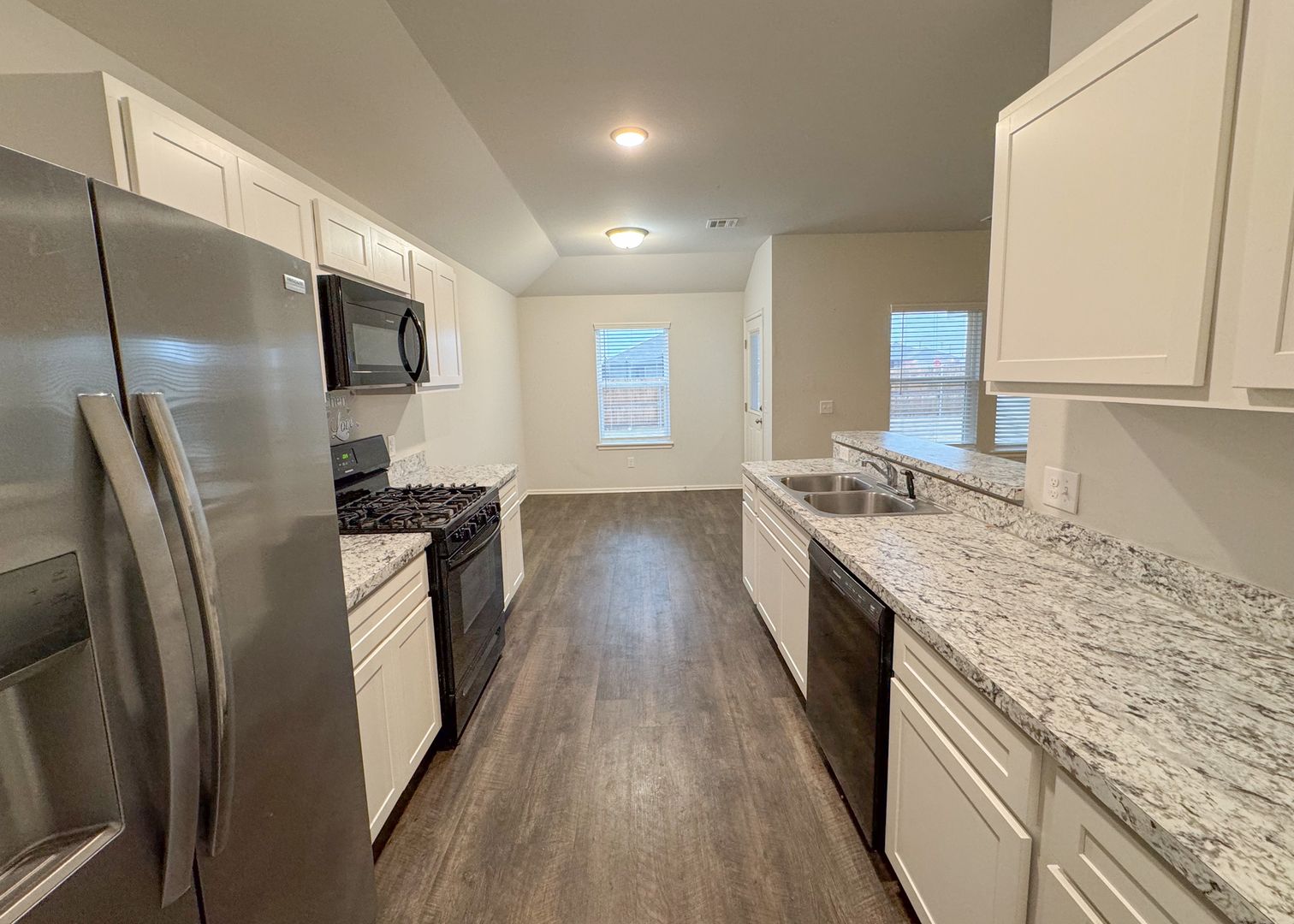 Mustang House: 1109 S Appaloosa Lane