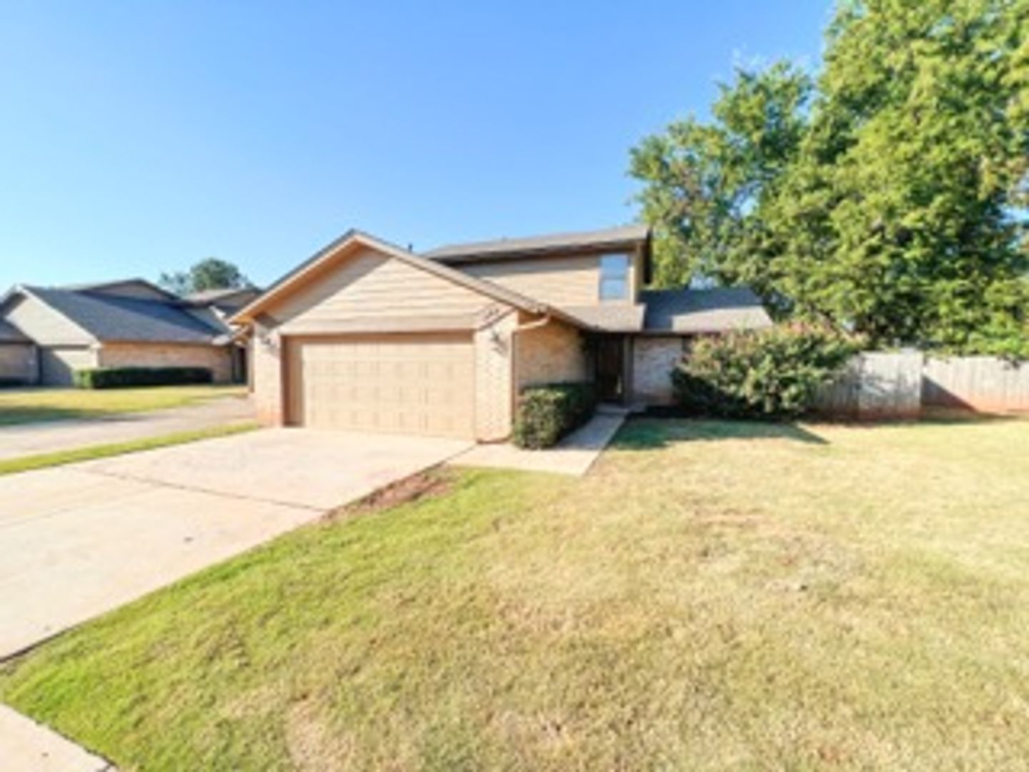 Edmond House: 213 Woodbridge Circle