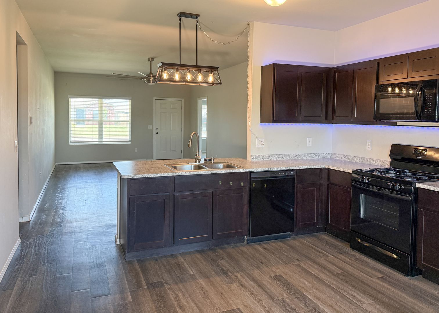 Newcastle House: 528 Fox Burrow Ln