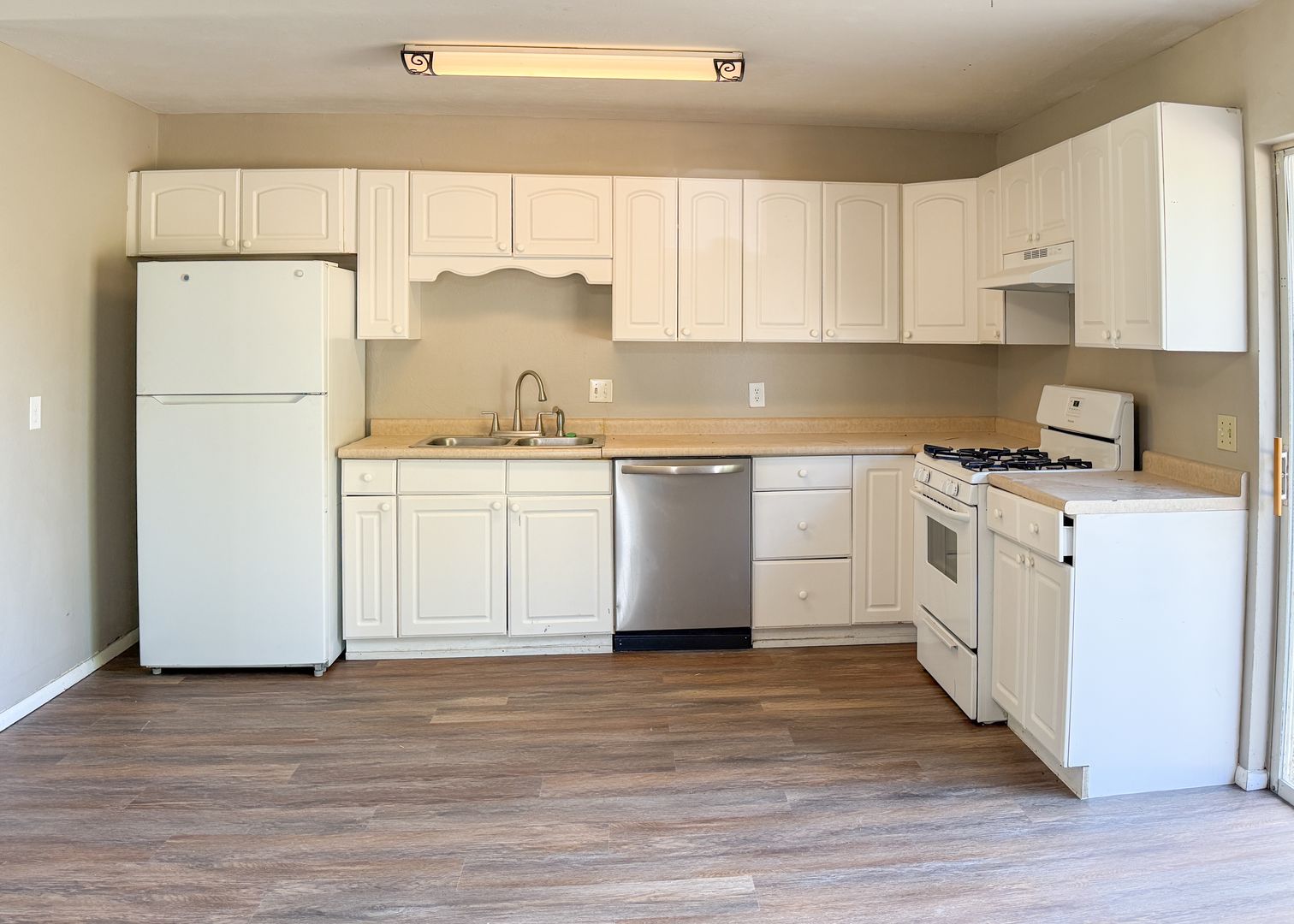 Edmond House: 817 S Kelly