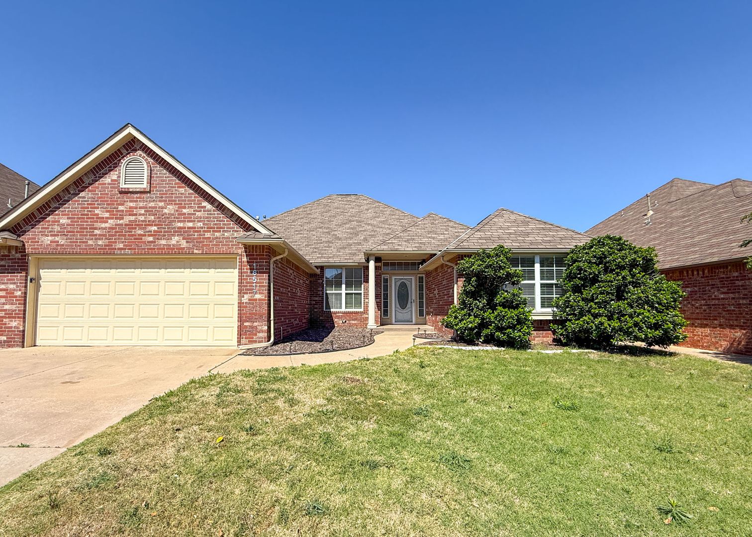 Edmond House: 16517 Tonka Trail