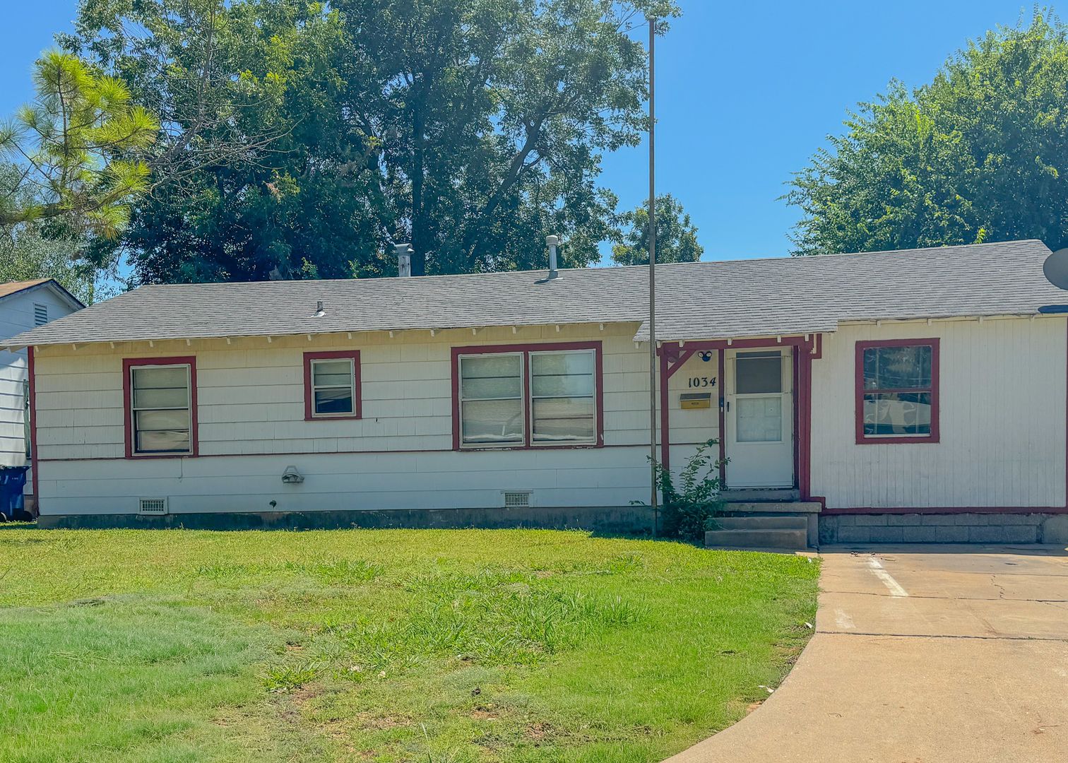 Midwest City House: 1034 Holly Lane