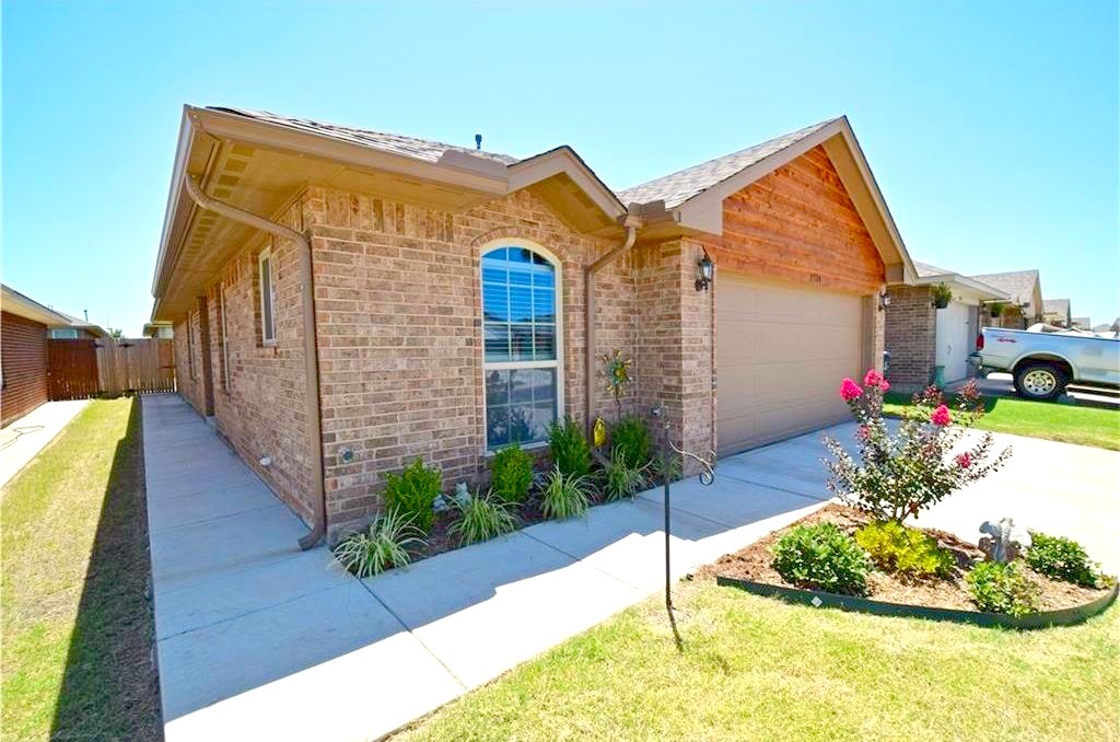 Edmond House: 2324 NW 199th Street