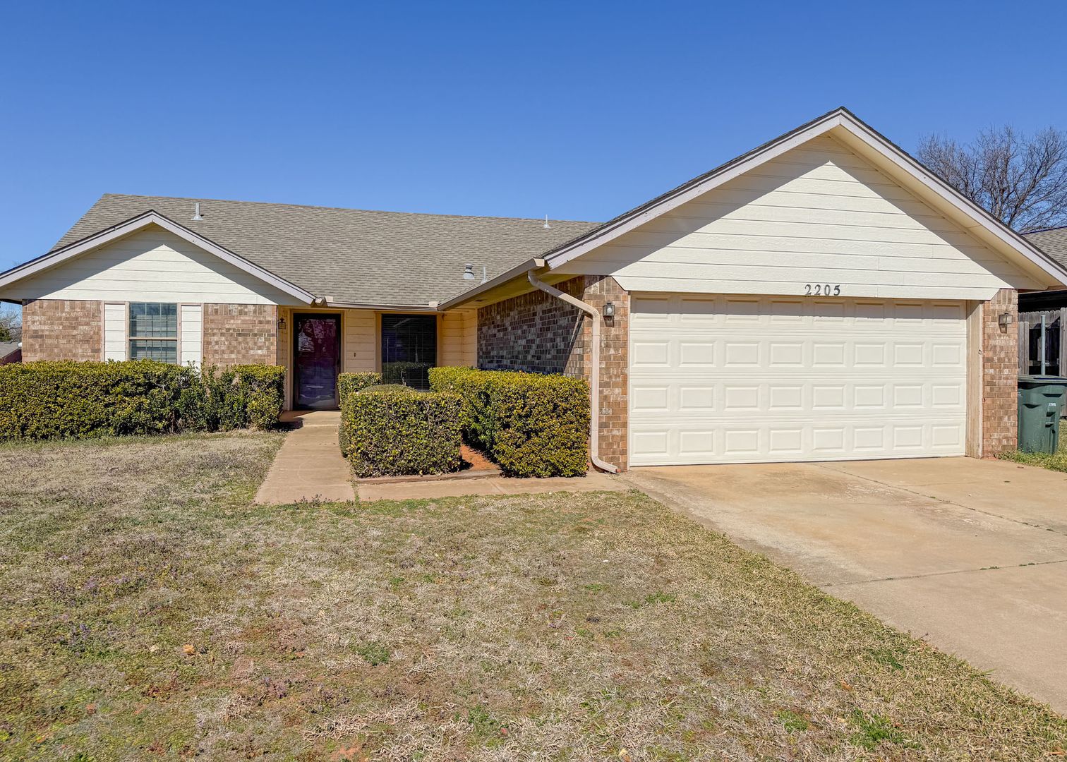 Edmond House: 2205 Shamrock Drive