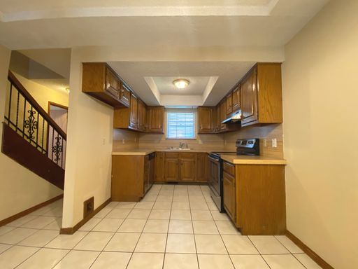 Great Duplex in Edmond Schools! Great Sq Ft!! – photo 1