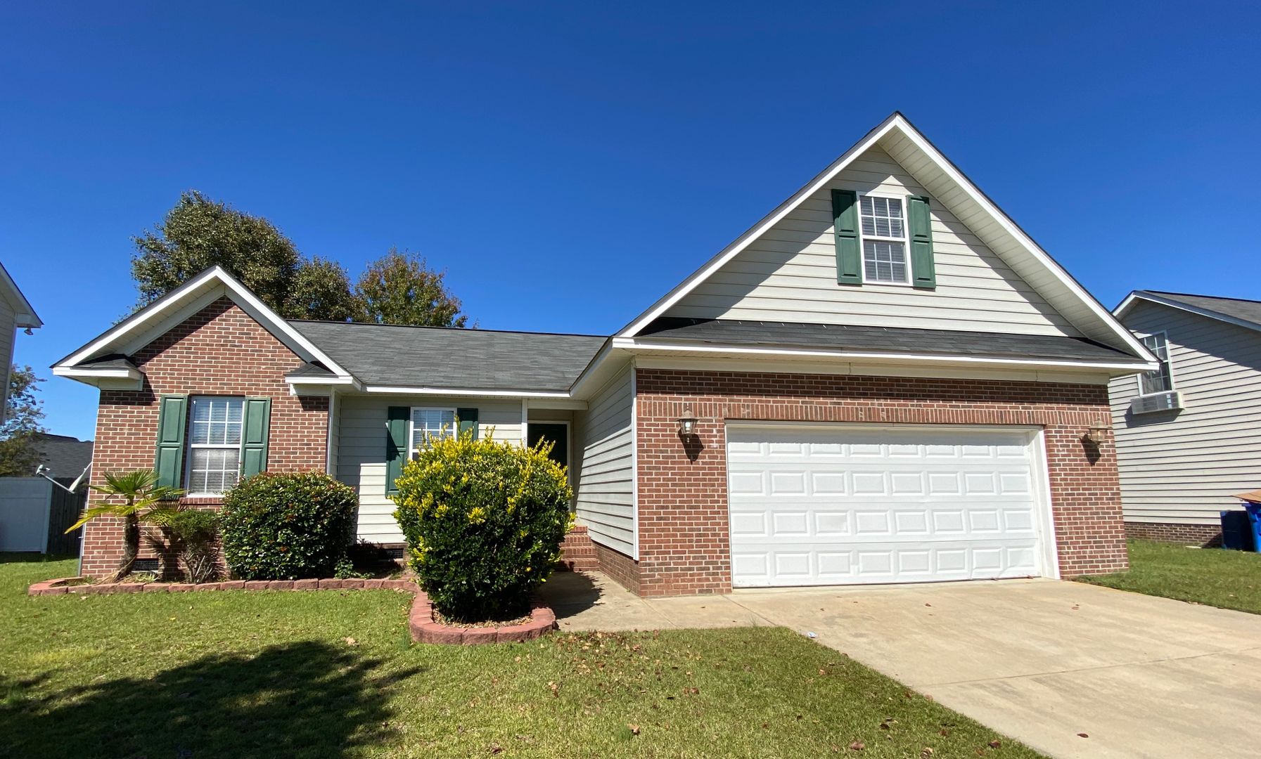 Fayetteville House: 8304 English Saddle Drive