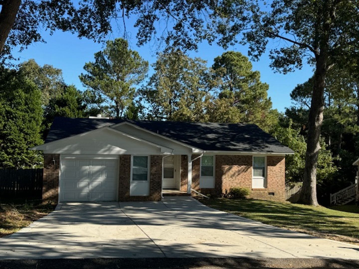 Fayetteville House: 6966 Melbourne Drive