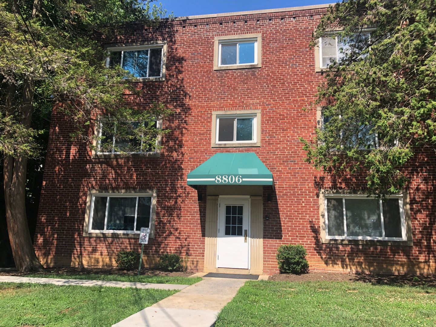 Silver Spring Apartment: 8806 Bradford Rd.