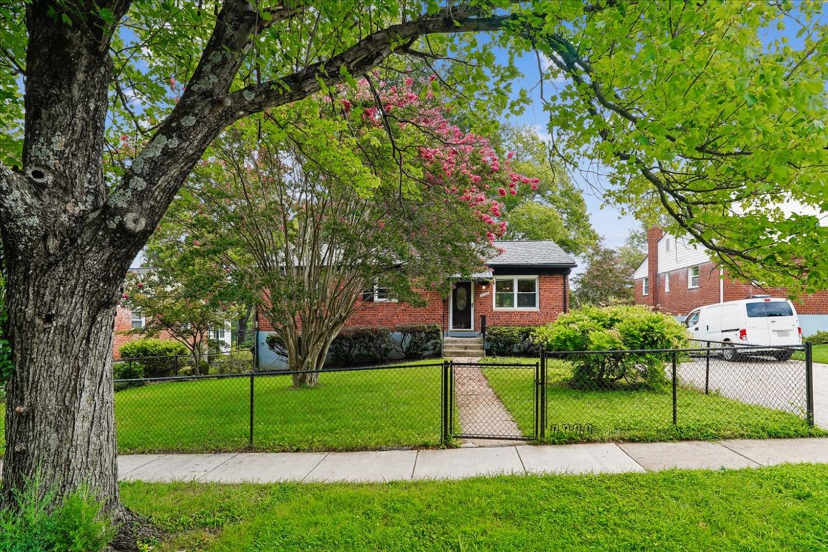 North Bethesda House: 11705 Ashley Drive