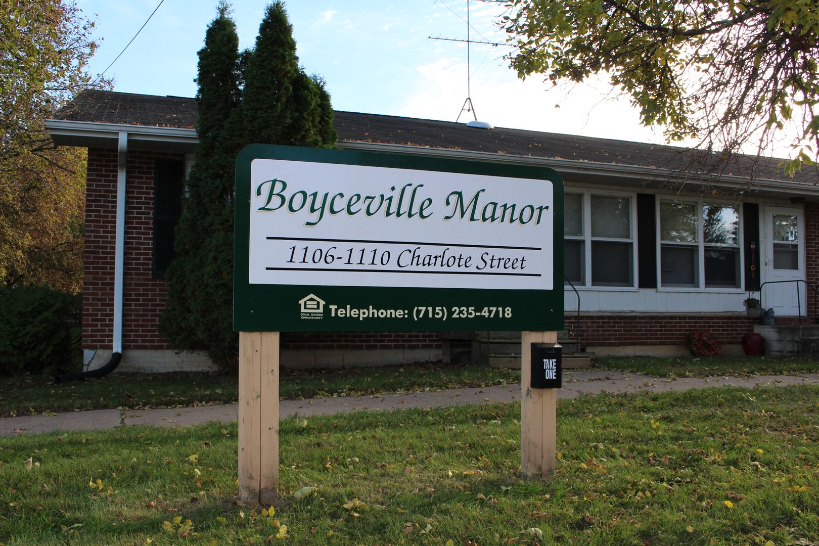 Boyceville Apartment: 1106 & 1110 Charlotte St.