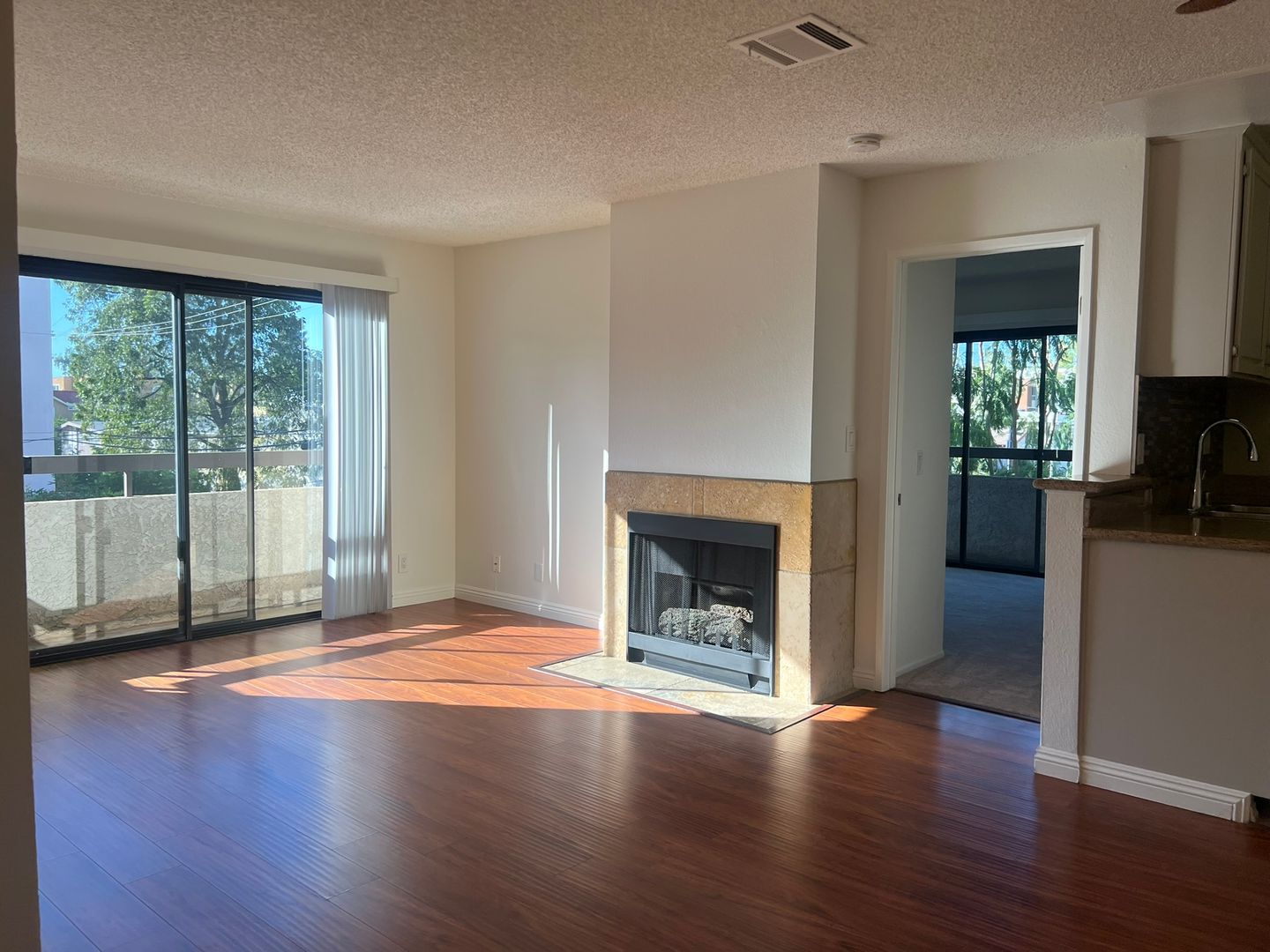 North Hollywood Apartment: 11270 Otsego St.