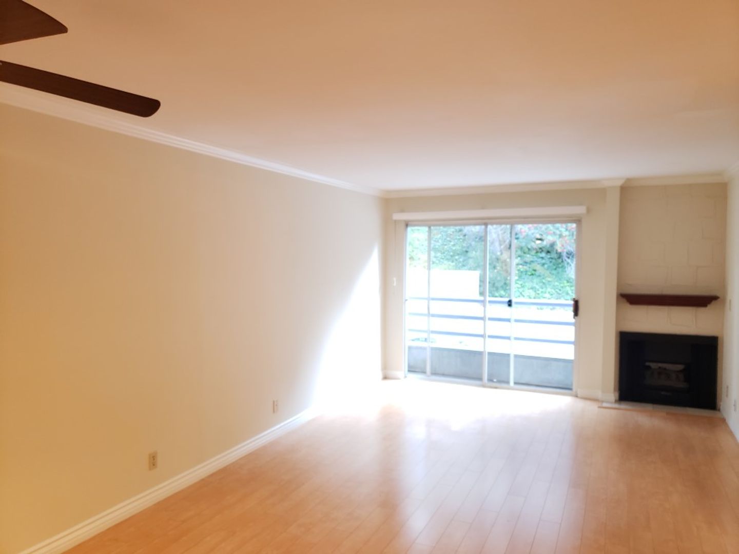 Glendale Apartment: 1617 Calle Vaquero