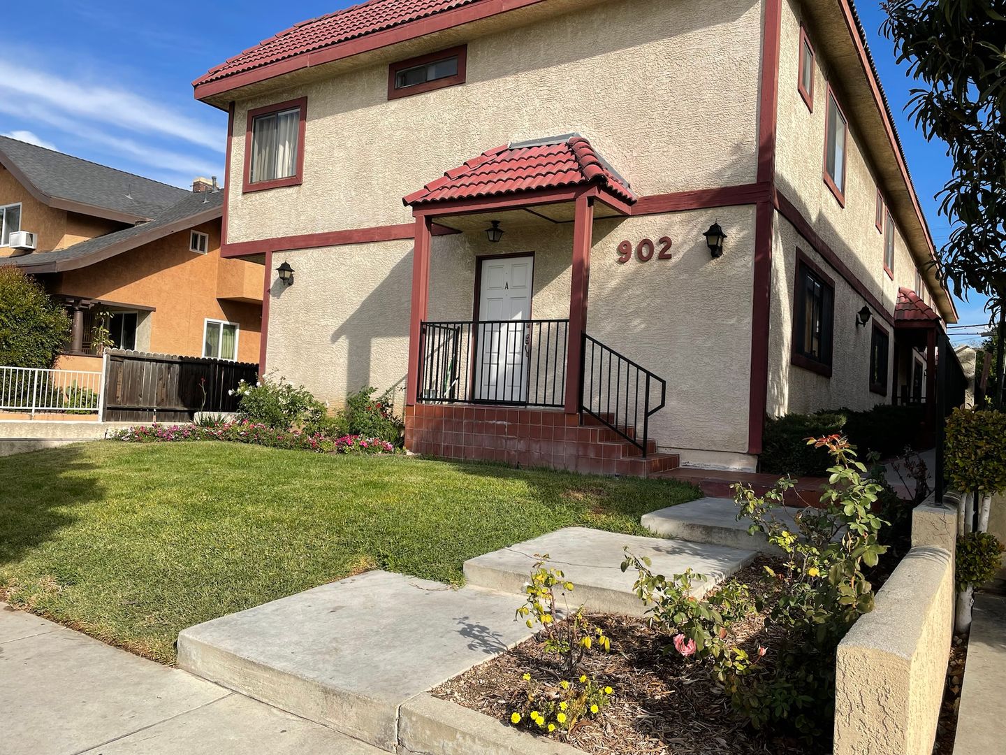 Alhambra Apartment: 902 N. Garfield Ave.