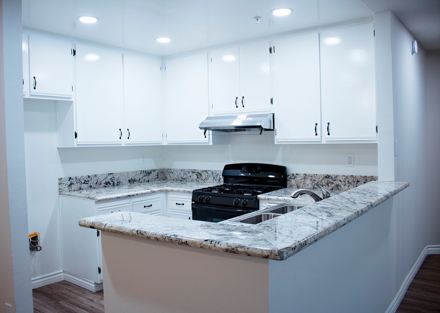 Pasadena Apartment: 90 N. Michigan Ave.