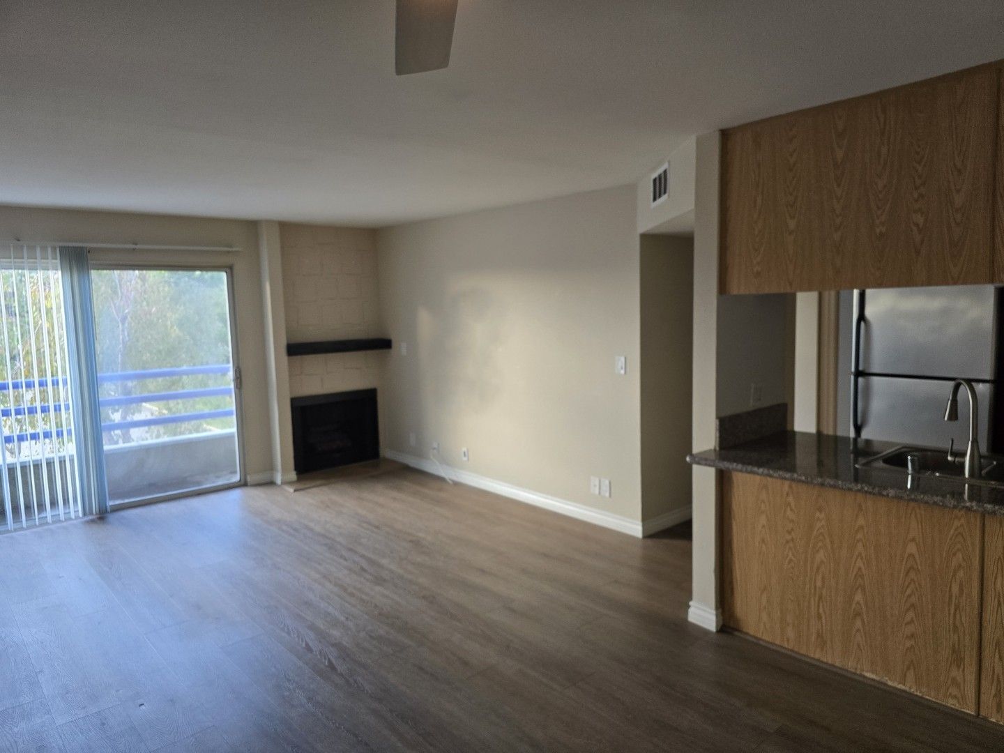 Glendale Apartment: 1617 Calle Vaquero