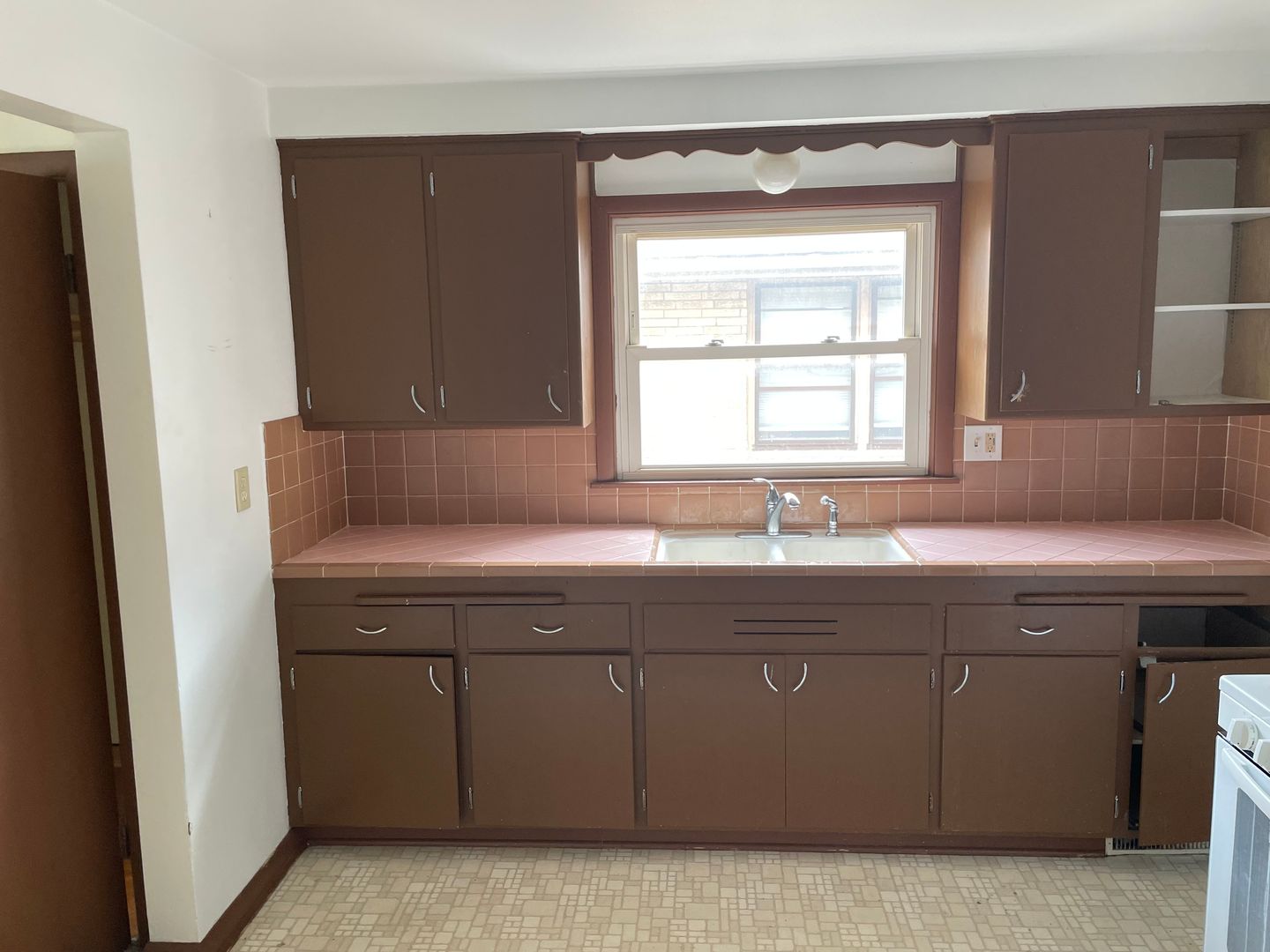 Milwaukee Apartment: 8015 W. Beckett Ave.