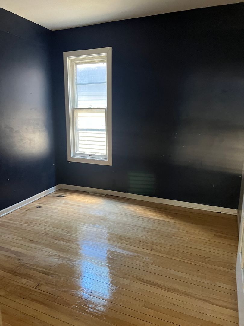 Milwaukee Apartment: 3215-3215A N. 34th St.