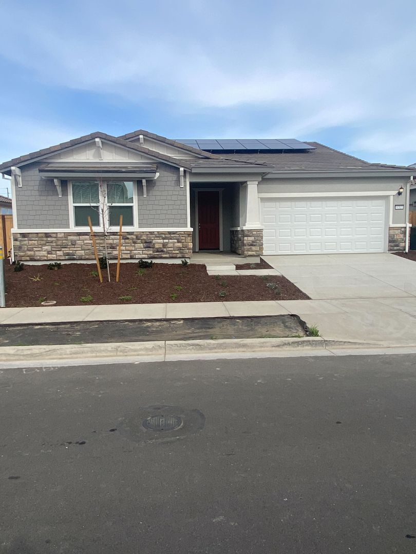 Hughson House: 6313 Snow Beauty Way