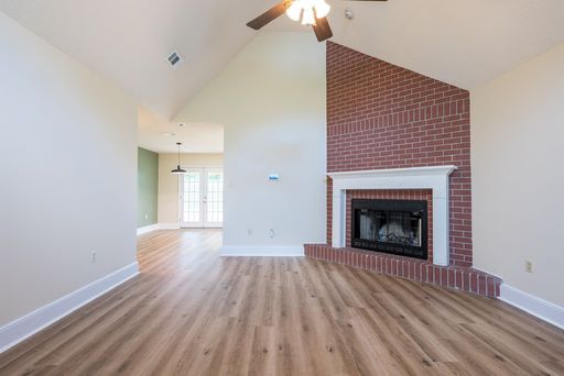 Listing photo thumbnail