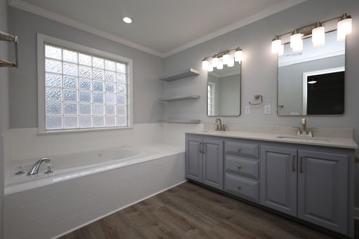 Listing photo thumbnail
