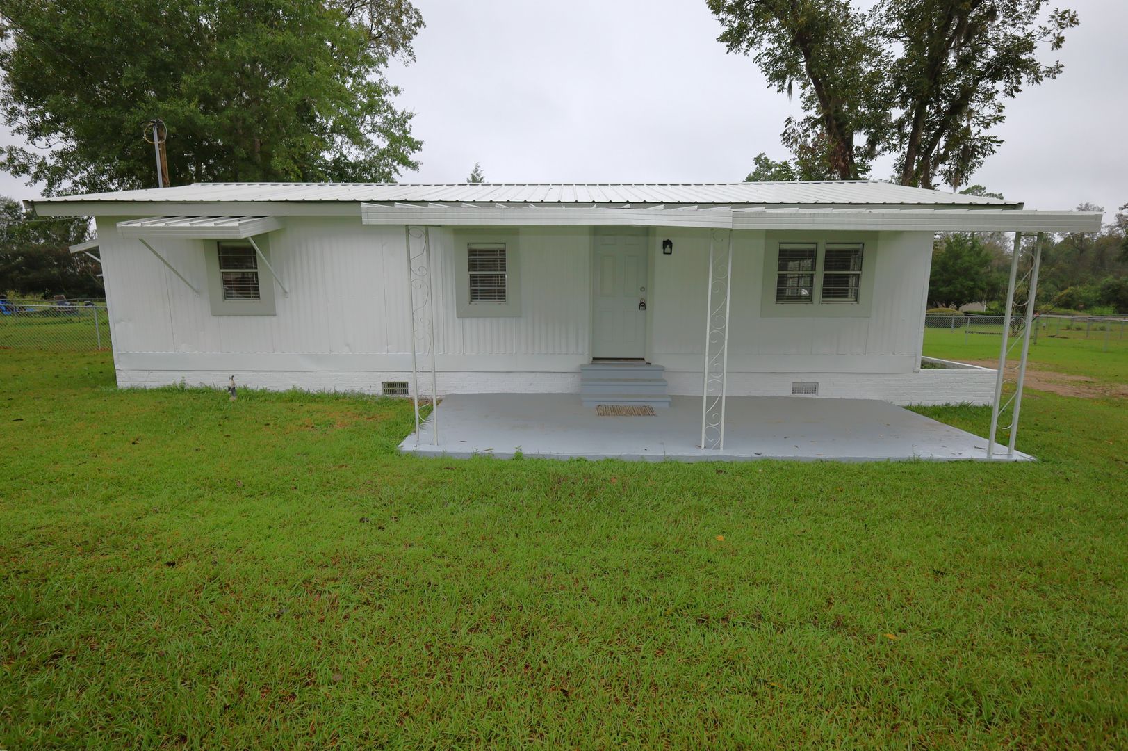 327 North Street, Ray City, GA 31645