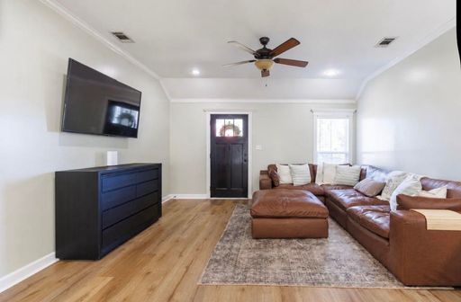 Listing photo thumbnail