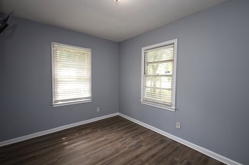 Listing photo thumbnail