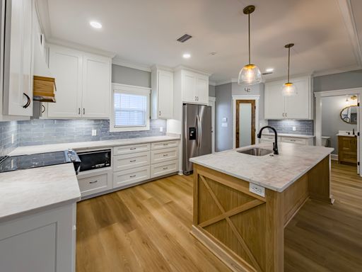 Listing photo thumbnail