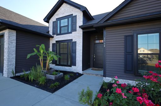 Listing photo thumbnail