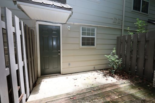 Listing photo thumbnail
