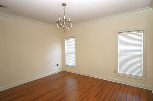 Listing photo thumbnail